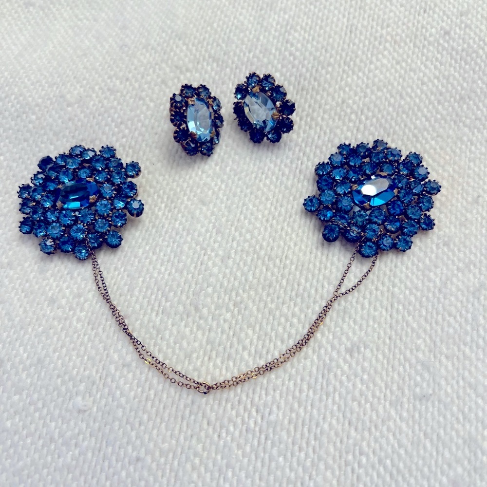 Vintage collar clasp and screw back earring set